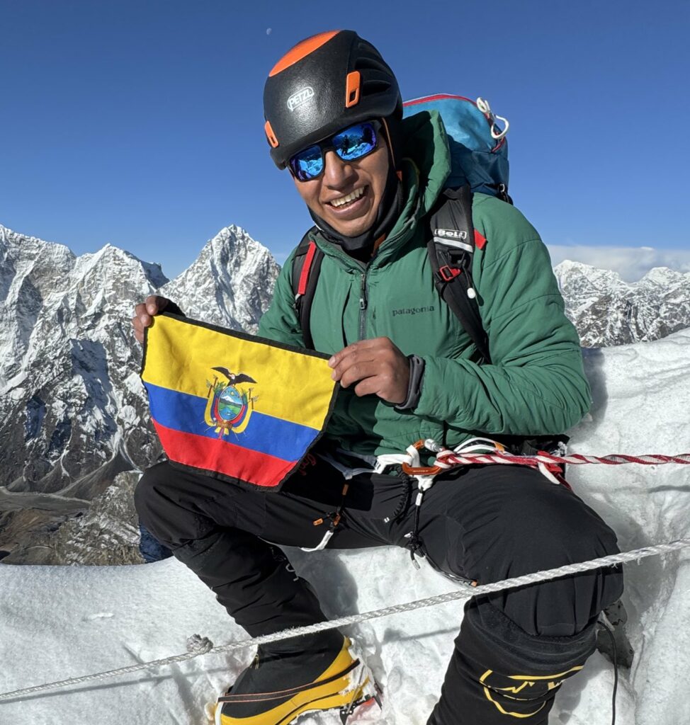 ¡Un policía ecuatoriano en la cima del mundo! Patricio Arévalo conquistó el Everest sin oxígo suplementario¡Un policía ecuatoriano en la cima del mundo! Patricio Arévalo conquistó el Everest sin oxígo suplementario