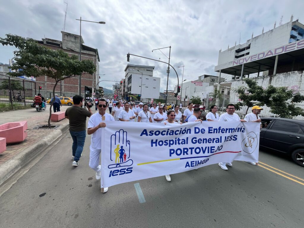 Gremios conmemoran el Día del Trabajo con una marcha en Portoviejo