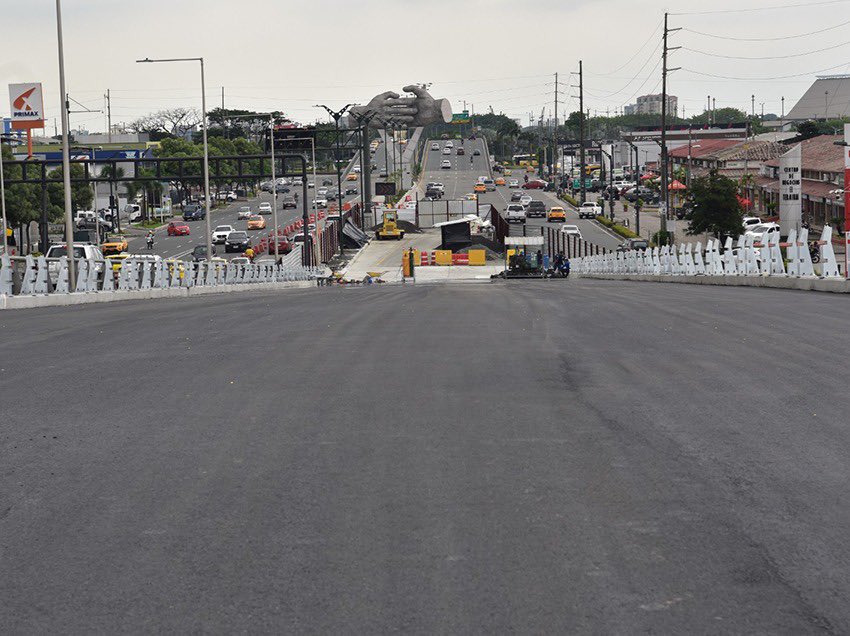 gundo tramo del paso peatonal en la Avenida de las Américas beneficia a más de 104.000 conductores diarios.