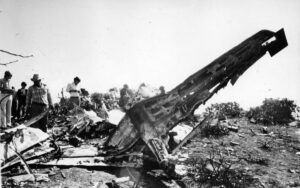 El 24 de mayo de 1981, el avión de la Fuerza Aérea Ecuatoriana (FAE) que transportaba al presidente Jaime Roldós Aguilera, se estrelló contra el cerro de Huayrapungo ("Puerta de los Vientos", en quechua), en la provincia de Loja.