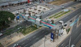 Se inauguran dos pasos peatonales en los kilómetros 11.8 y 14.2 de la Vía a la Costa.