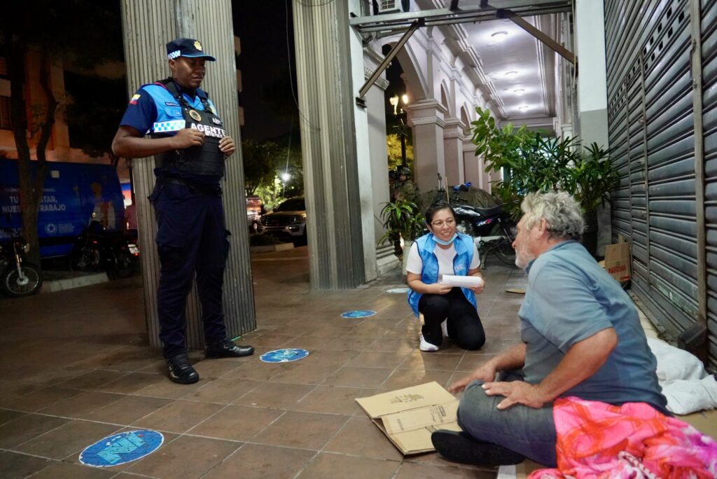 Los beneficiarios de DASE reciben cinco comidas diarias, atención médica, apoyo psicológico, talleres ocupacionales .