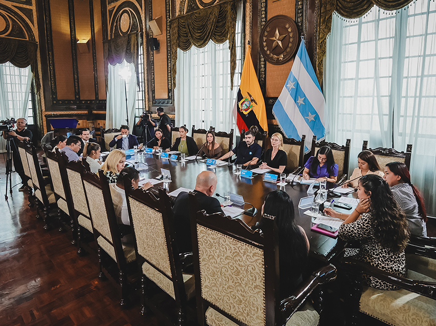 El traspaso de competencias a Parques EP busca mejorar la eficiencia en el mantenimiento de espacios públicos en Guayaquil.