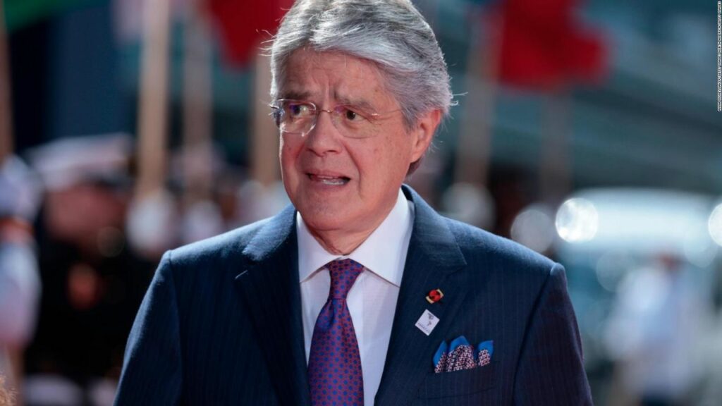 Guillermo Lasso inicia estudios universitarios en España a los 69 años