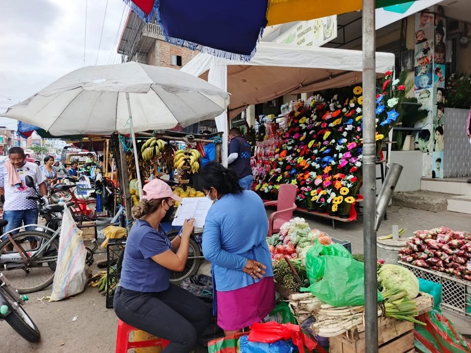 El proyecto busca reorganizar a comerciantes informales en Montecristi