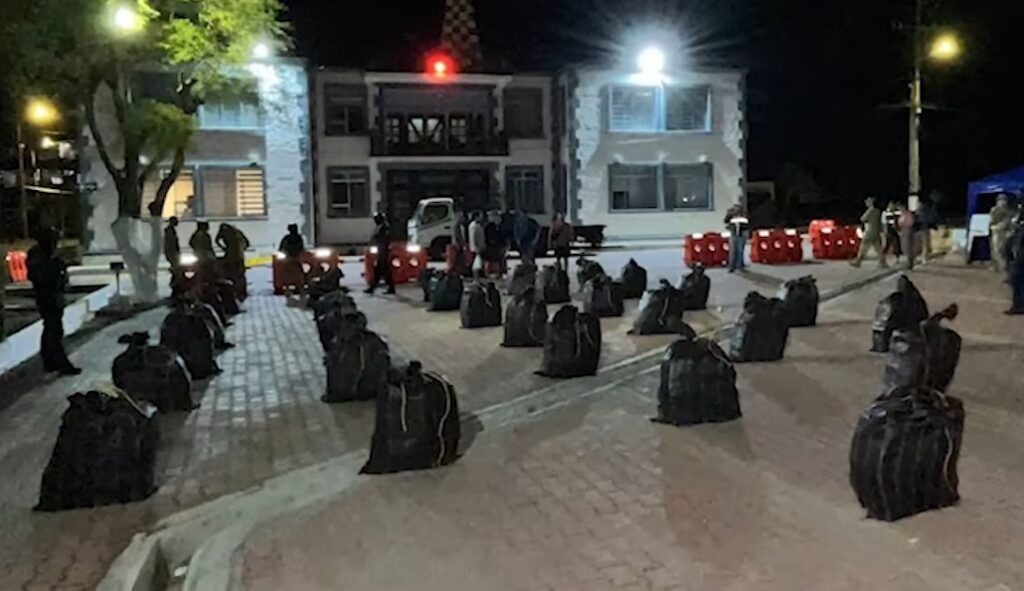 Incautan más de una tonelada de cocaína cerca de la Isla San Cristóbal, Galápagos