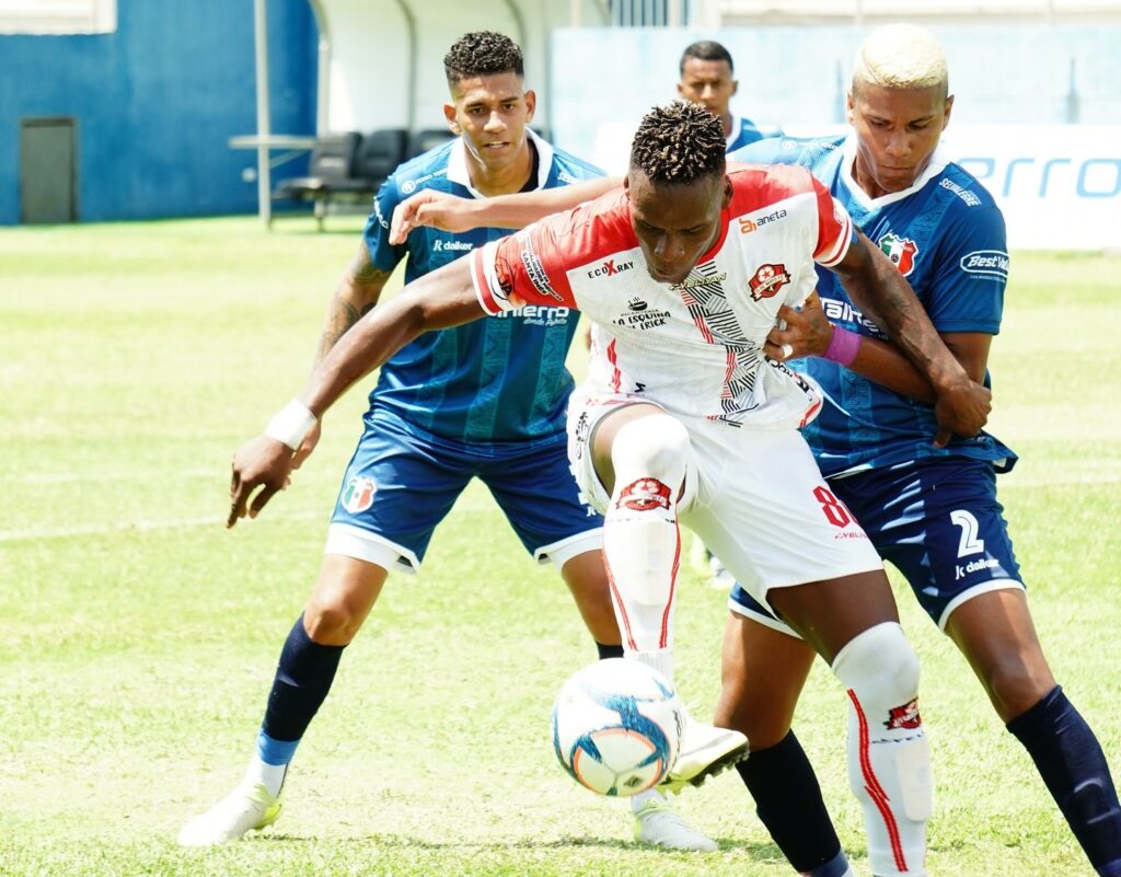 Juventud Italiana golea 3-0 a 11 de Mayo y lidera el Grupo B en Manabí
