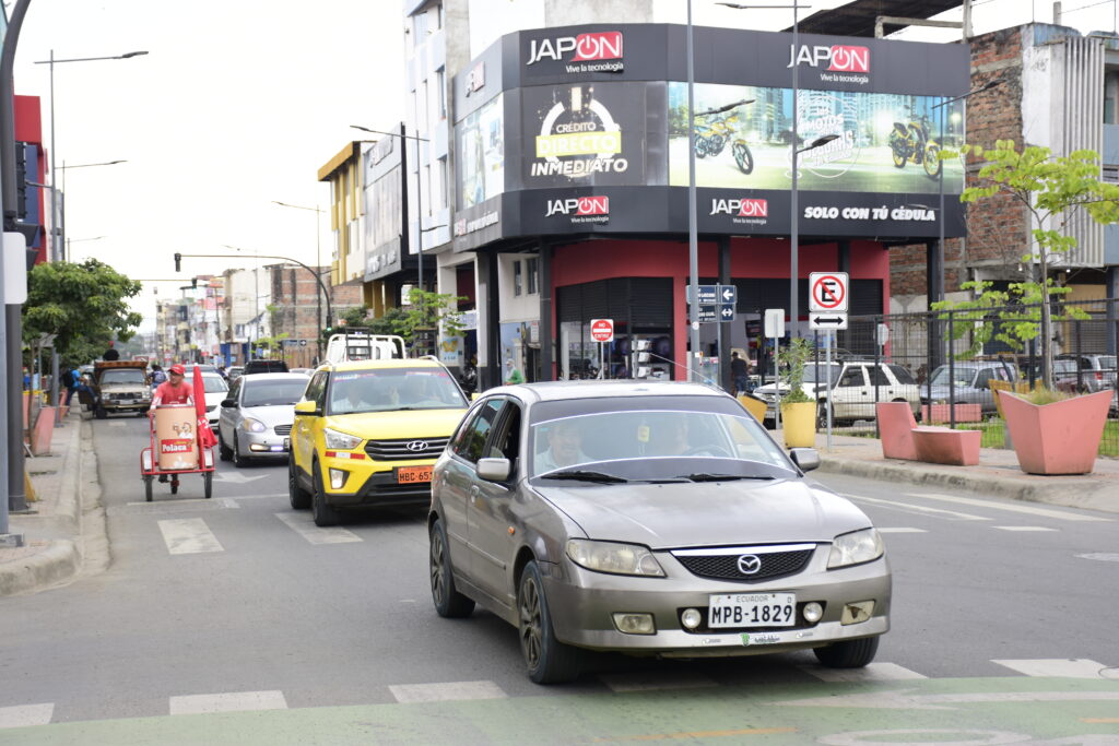 ¡Caos vial en Portoviejo! Las avenidas con más trafico el 6 de mayo