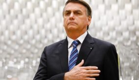 La Fiscalía de Brasil solicita investigar a uno de los hijos de Jair Bolsonaro por presunta campaña contra autoridades del país