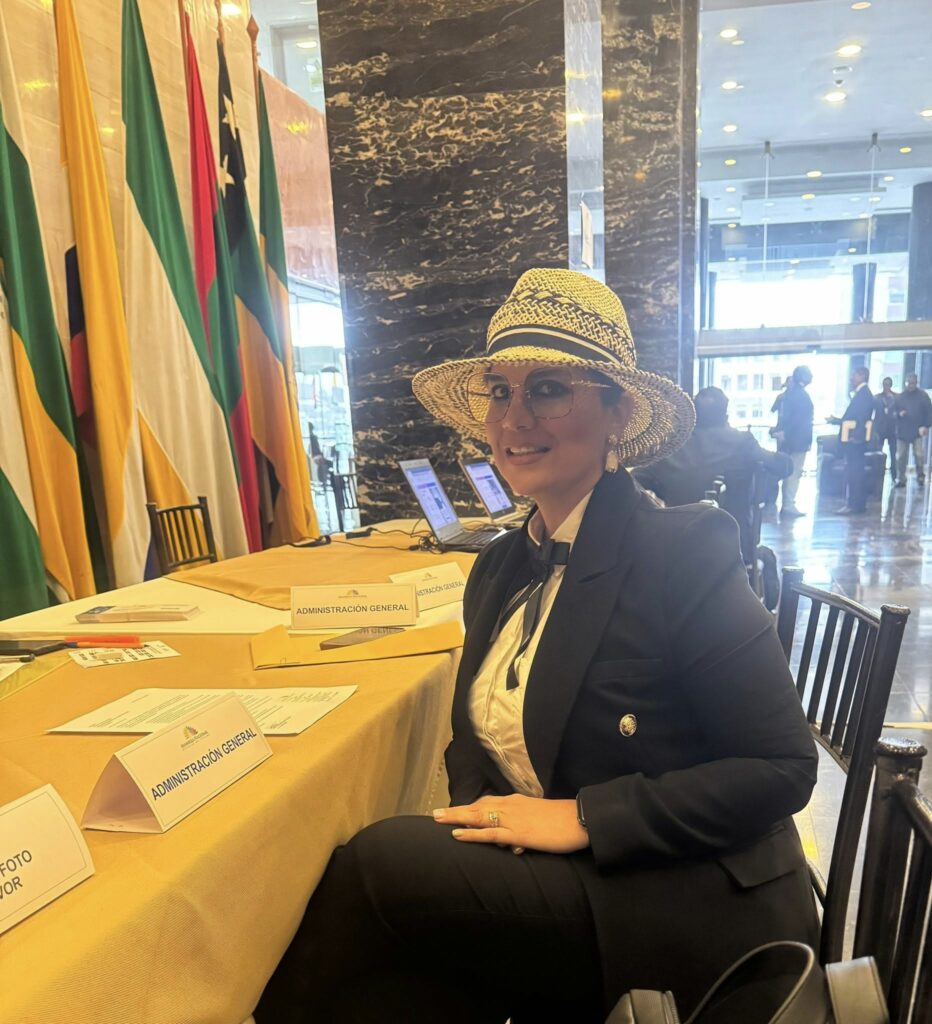 La asambleísta Mónica Salazar, excorreísta, se integra al bloque de ADN y sus aliados