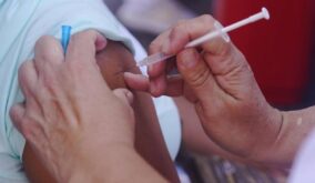 La ciudadela San Alejo, en Portoviejo, enfrenta una creciente preocupación por un brote de tosferina, según las autoridades.