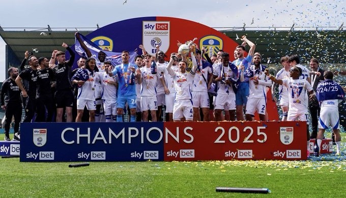 Leeds es campeón de la Championship con gol agónico y frustra título de Burnley de Sarmiento.