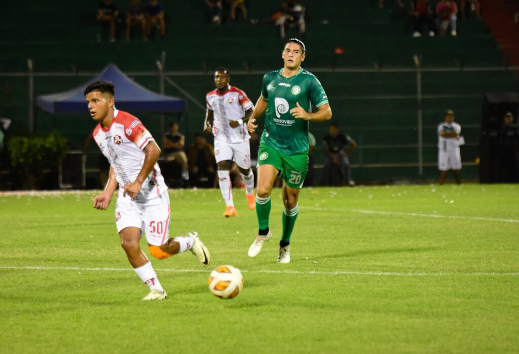 Liga de Portoviejo y 11 de Mayo jugaron el pasado sábado un duelo amistoso en el Reales Tamarindos