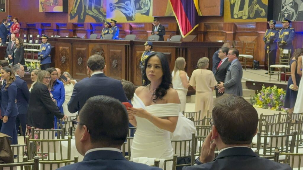 Los excorreístas Marcela Holguín y Fausto Jarrín asistieron a la posesión de Daniel Noboa en la Asamblea