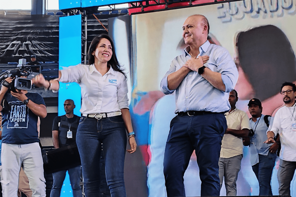 Luisa González y Diego Borja enfrentan denuncia por campaña anticipada en Ecuador