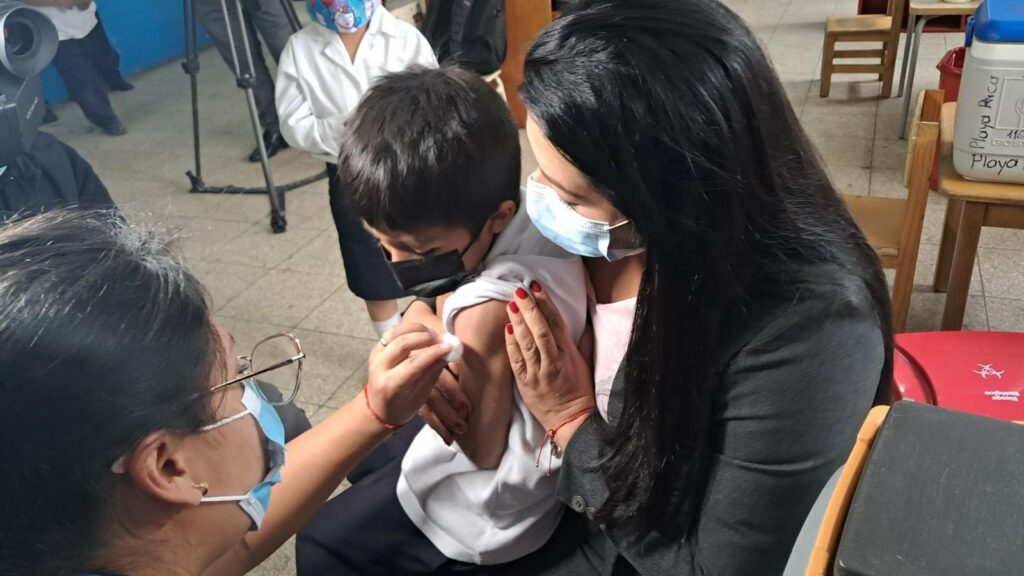 MSP amplía rango de edad para vacunación contra la tosferina en cuatro provincias ecuatorianas