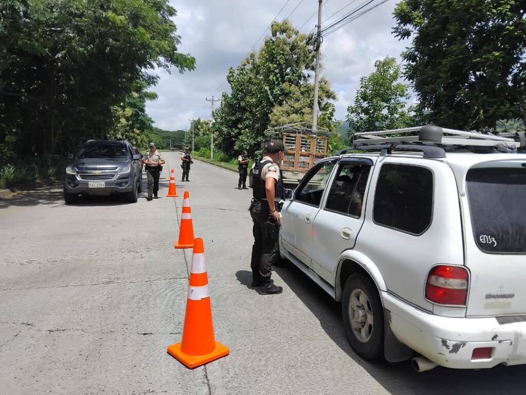 Manabí 150 policías y 10 camionetas vigilarán vías estatales asignadas