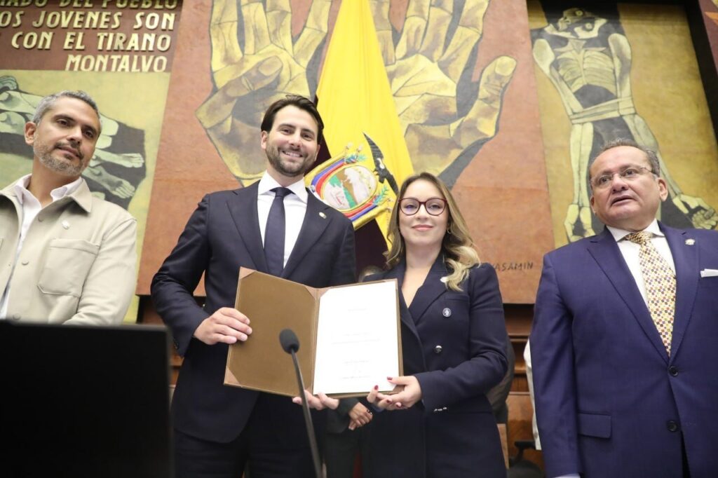 Mancheno Dávila, de ADN, elegida primera vicepresidenta del Legislativo