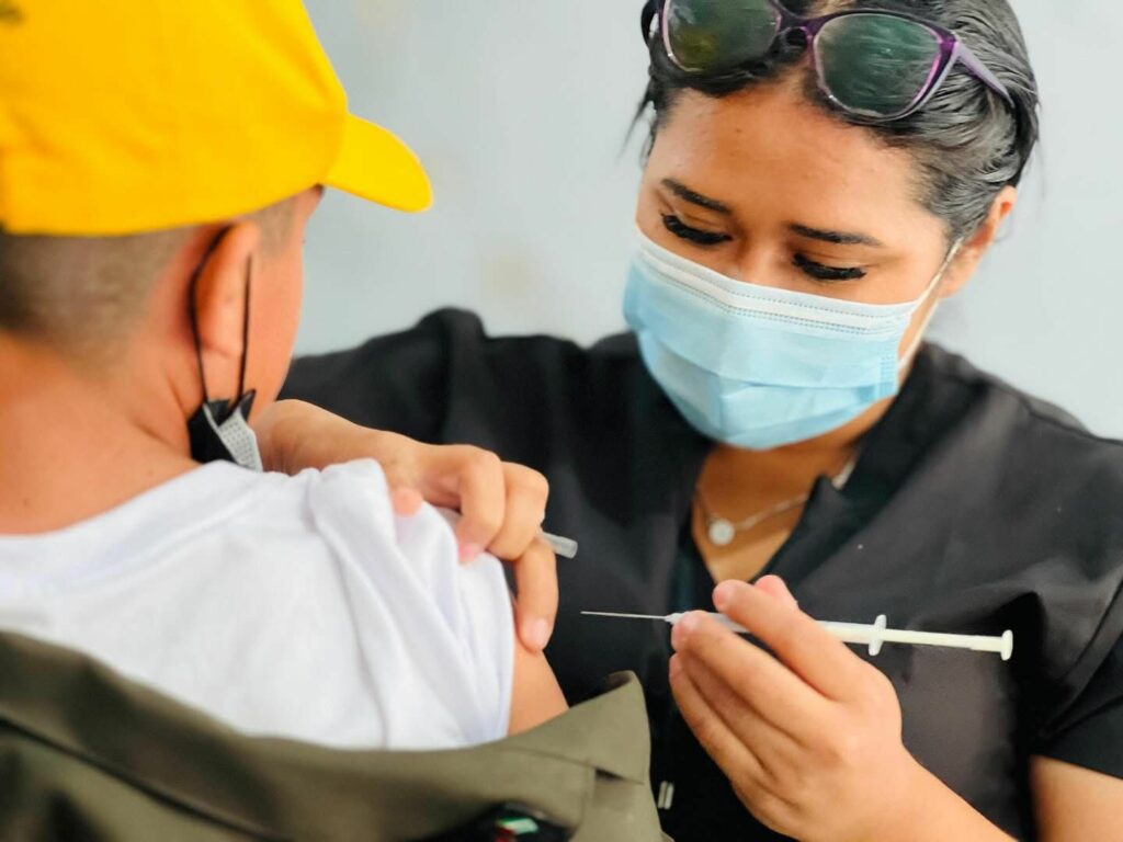 Más de 800 familias protegidas contra la tosferina en Portoviejo