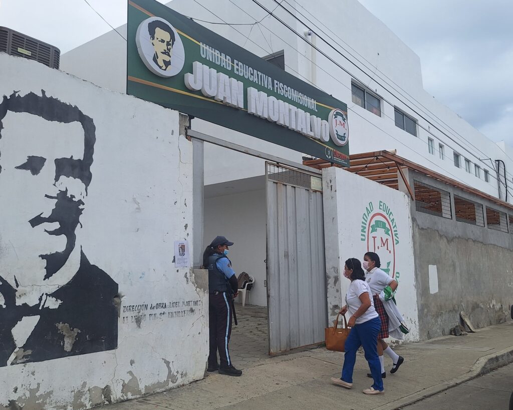 Mascarillas obligatorias en el regreso a clases por medidas sanitarias