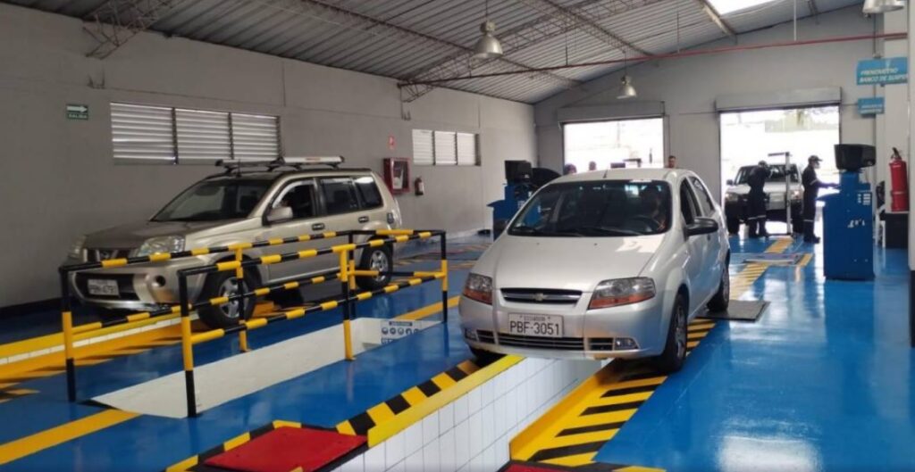 Matriculación vehicular en Quito: AMT responde a fallas con horarios extendidos hasta el 31 de mayo