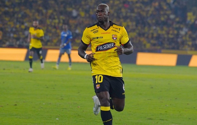 Máximo Banguera pide a Beccacece convocar a Felipe Caicedo a la 'Tricolor'