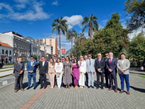 Miles de ecuatorianos celebran la posesión del presidente Daniel Noboa en Quito