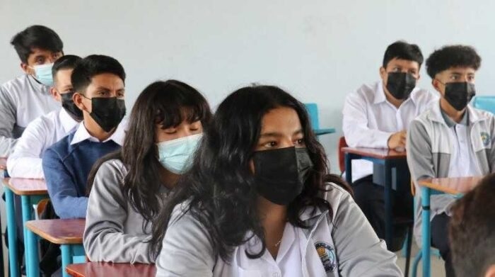 Ministerio de Educación ordena el uso de mascarillas en unidades educativas de Manabí y otras tres provincias