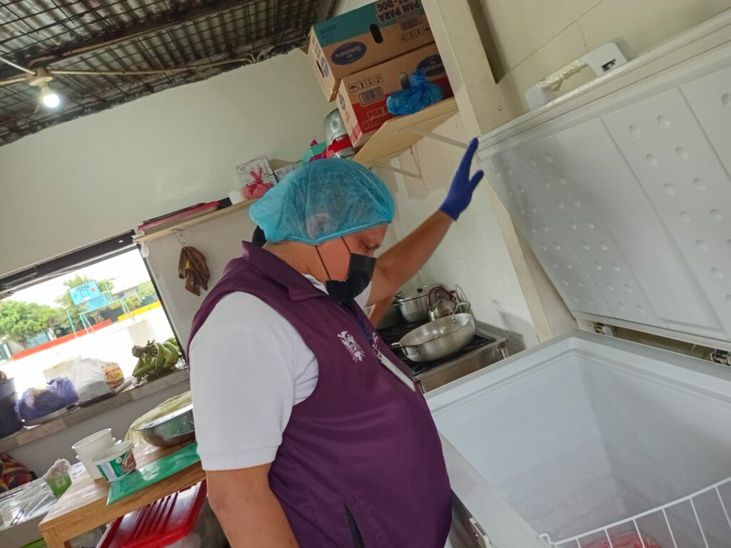 Ministerio de Educación y Arcsa unen fuerzas contra comida chatarra en centros educativos
