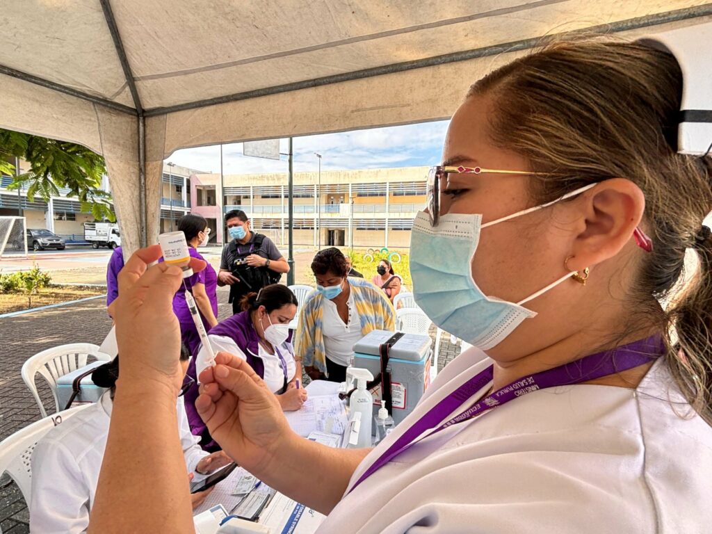 Ministerio de Salud Pública refuerza campaña de vacunación contra la tosferina en Manabí y Santo Domingo de los Tsáchilas