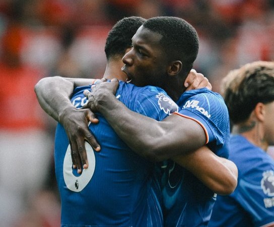 Moisés Caicedo y Chelsea vencen 0-1 a Nottingham Forest y regresan a la Champions