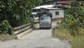 Moradores denuncian abandono vial ante cierre del km 83 de la Alóag-Santo Domingo