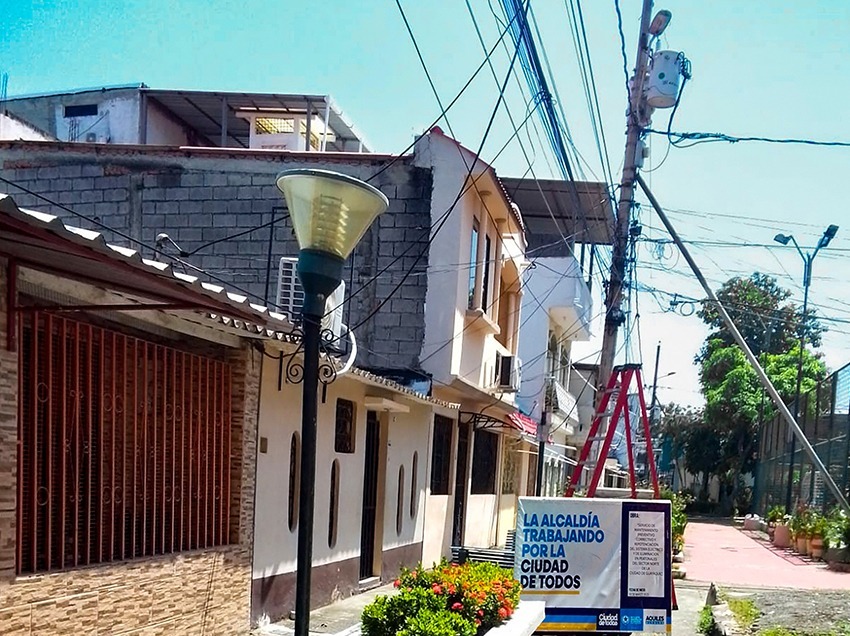 La Dirección de Obras Públicas del Municipio de Guayaquil intervino en varios sectores de la ciudad durante el reciente feriado con obras eléctricas.
