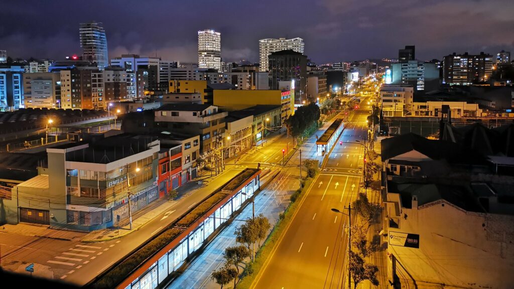 Municipio de Quito anuncia renovación peatonal en la avenida 10 de Agosto