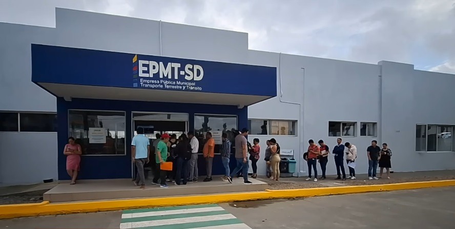 No hay sistema ciudadanos frustrados por fallas en trámites vehiculares en la EPMT