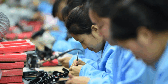 ONU alerta 7 millones de empleos en riesgo por aranceles de Trump en 2025.