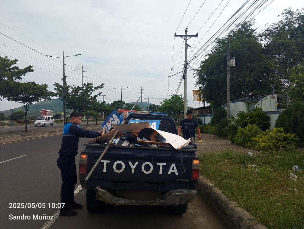 Plazo hasta el 15 de mayo para limpiar propaganda electoral en Portoviejo