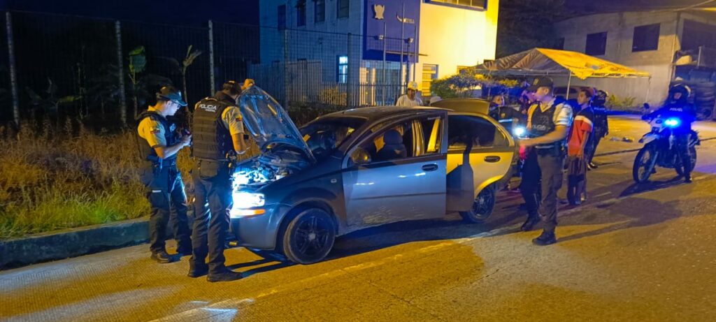 Policía de Manabí recupera vehículos robados y detiene a un sospechoso en controles viales
