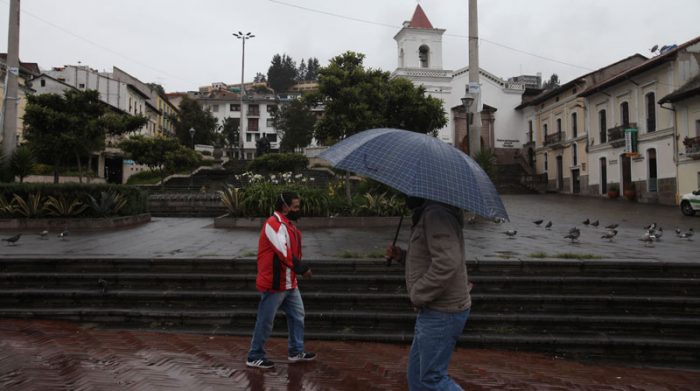 Quito enfrentará lluvias y frío este jueves 15 de mayo, según el pronóstico del INAMHI