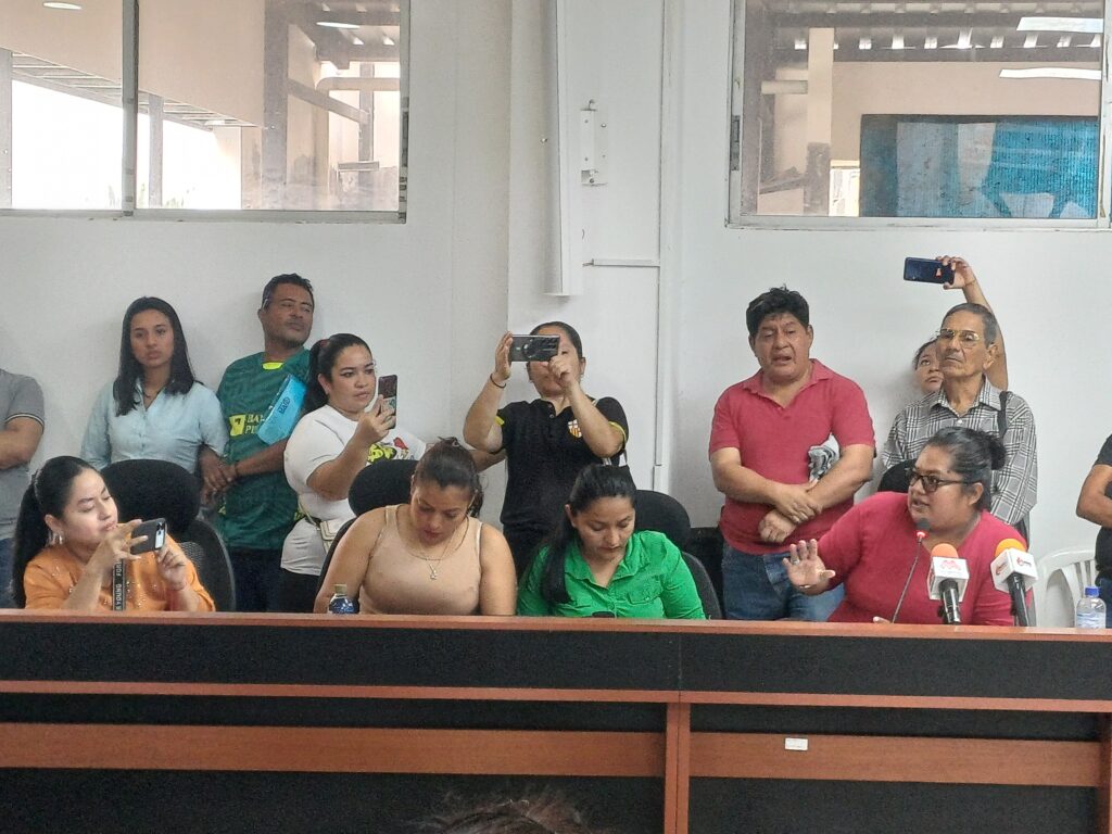 Se conforma comisión para reubicación de mercaderes de la Bahía Comercial en Santo Domingo