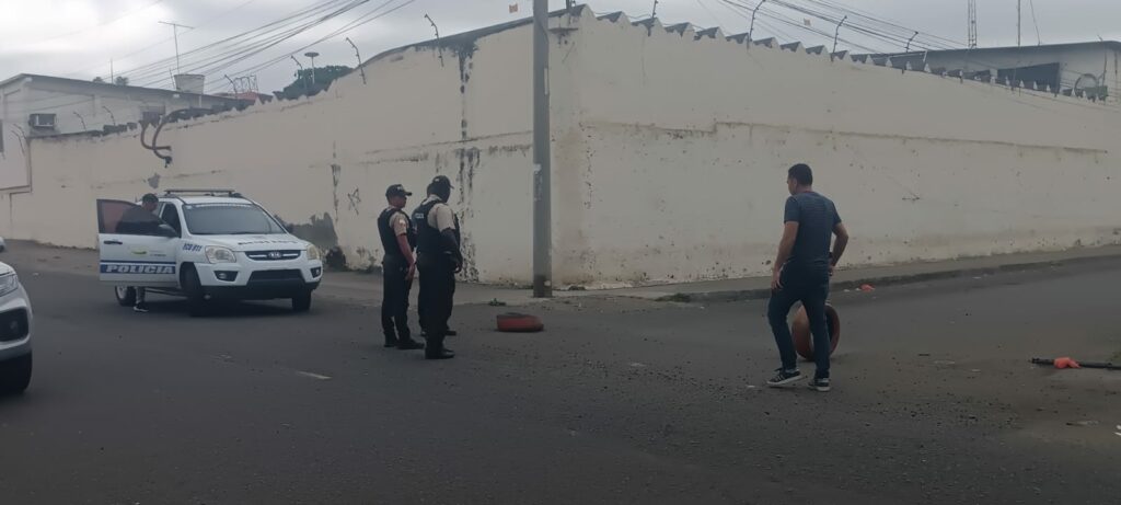Taxista resultó herido en un ataque armado registrado en el barrio Altamira, en Manta