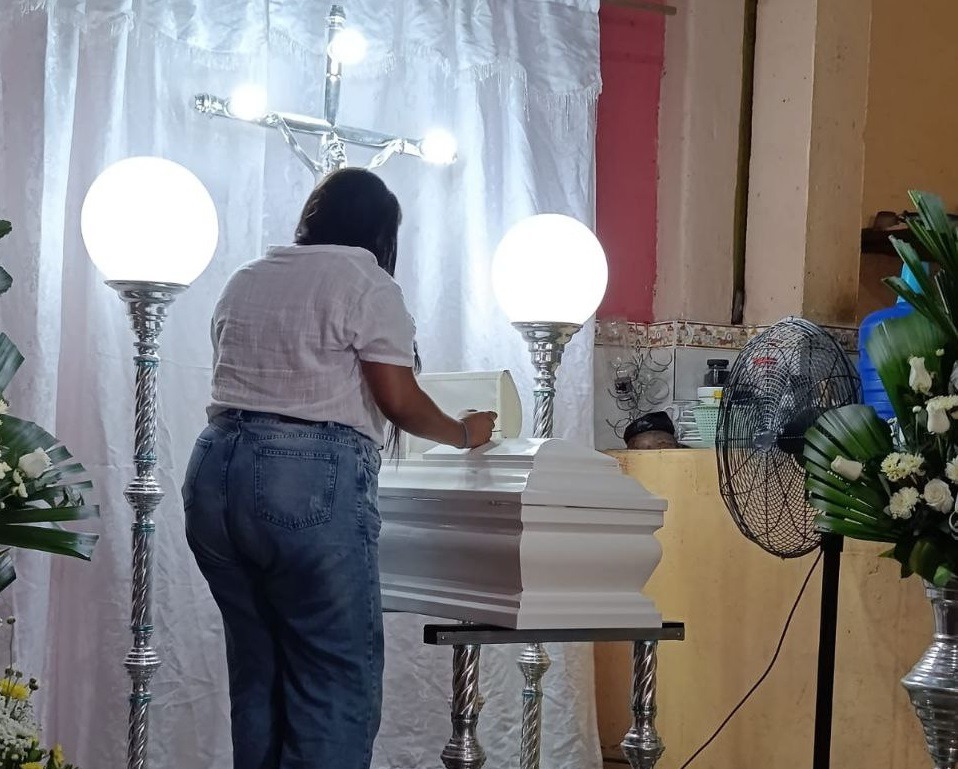 Tragedia en Babahoyo niña de año y medio muere en tiroteo durante un velorio