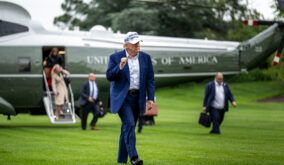 Tribunal de apelaciones restablece temporalmente los aranceles impuestos por Donald Trump
