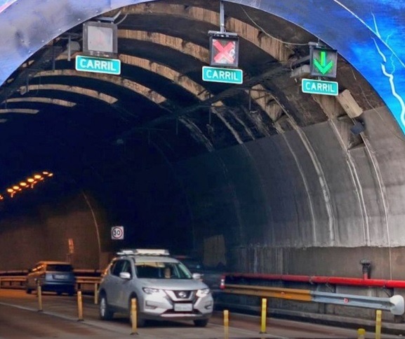 Túnel Guayasamín en Quito reabre tras deslizamiento de rocas