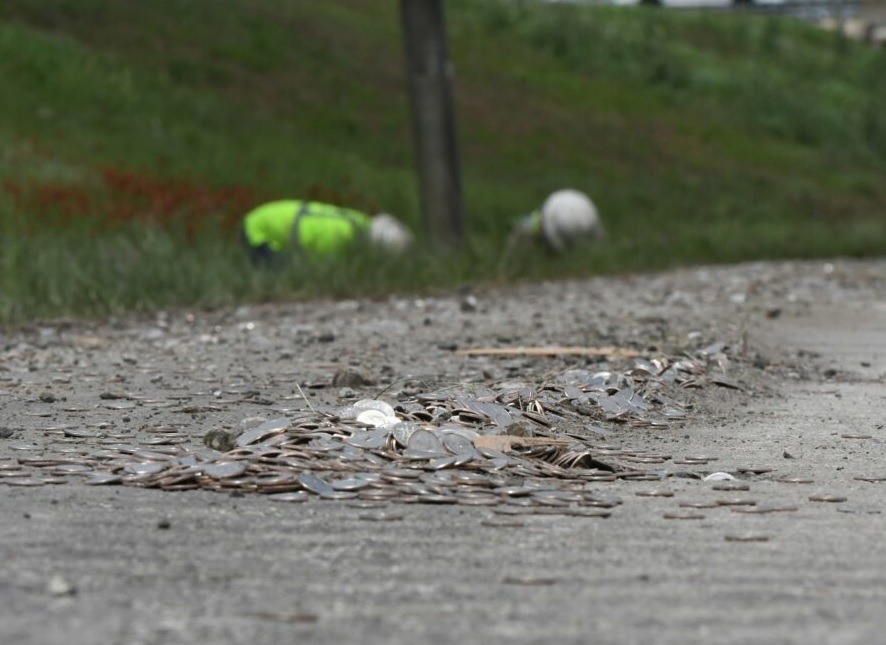 Un camión se accidentó en un tramo de la autopista 278, en el condado de Wise, Texas, lo que dejó dos personas heridas.