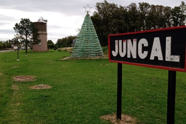 Un partido de fútbol infantil terminó en tragedia en la localidad de Juncal, en la provincia de Santa Fe, Argentina.