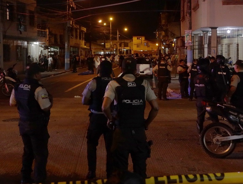 Un supuesto accidente de tránsito, en Guayaquil, terminó con una mujer baleada en la cabeza, informó la Policía Nacional.