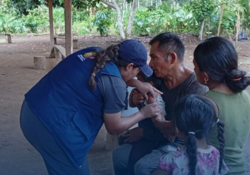 Una enfermedad que provoca fiebre, dolor abdominal, vómitos y diarrea con sangre ha causado la muerte de ocho menores de edad, en la Amazonía ecuatoriana.