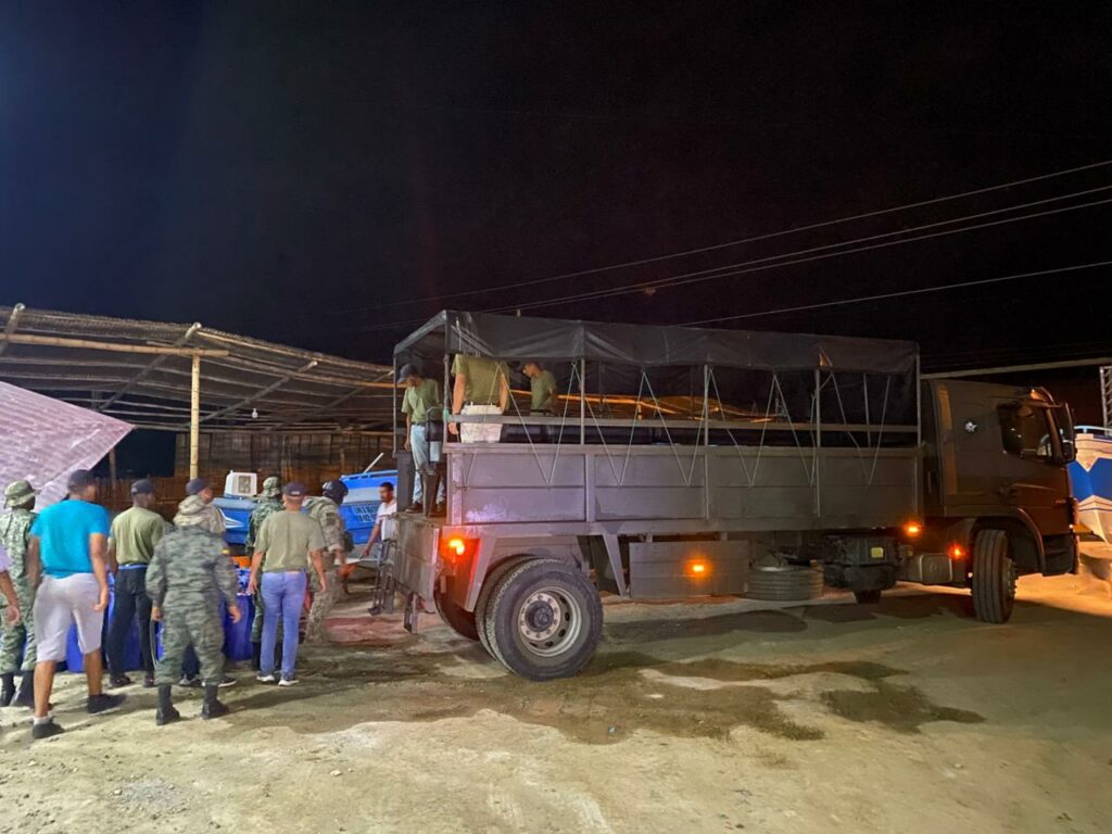 Armada del Ecuador incauta 2.250 galones de gasolina en operativo contra crimen organizado
