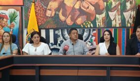 Wilson Erazo descarta invalidez de sesión y defiende elección de Clara Hijonosa como vicealcaldesa